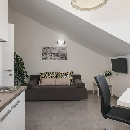 Bed & Breakfast Sky Čilipi