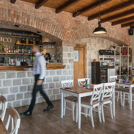 Bed & Breakfast Sky 4*