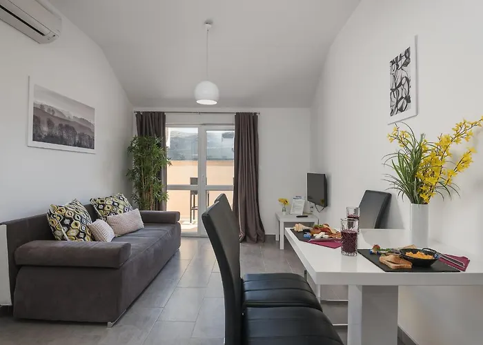 Sky Bed and Breakfast 4*